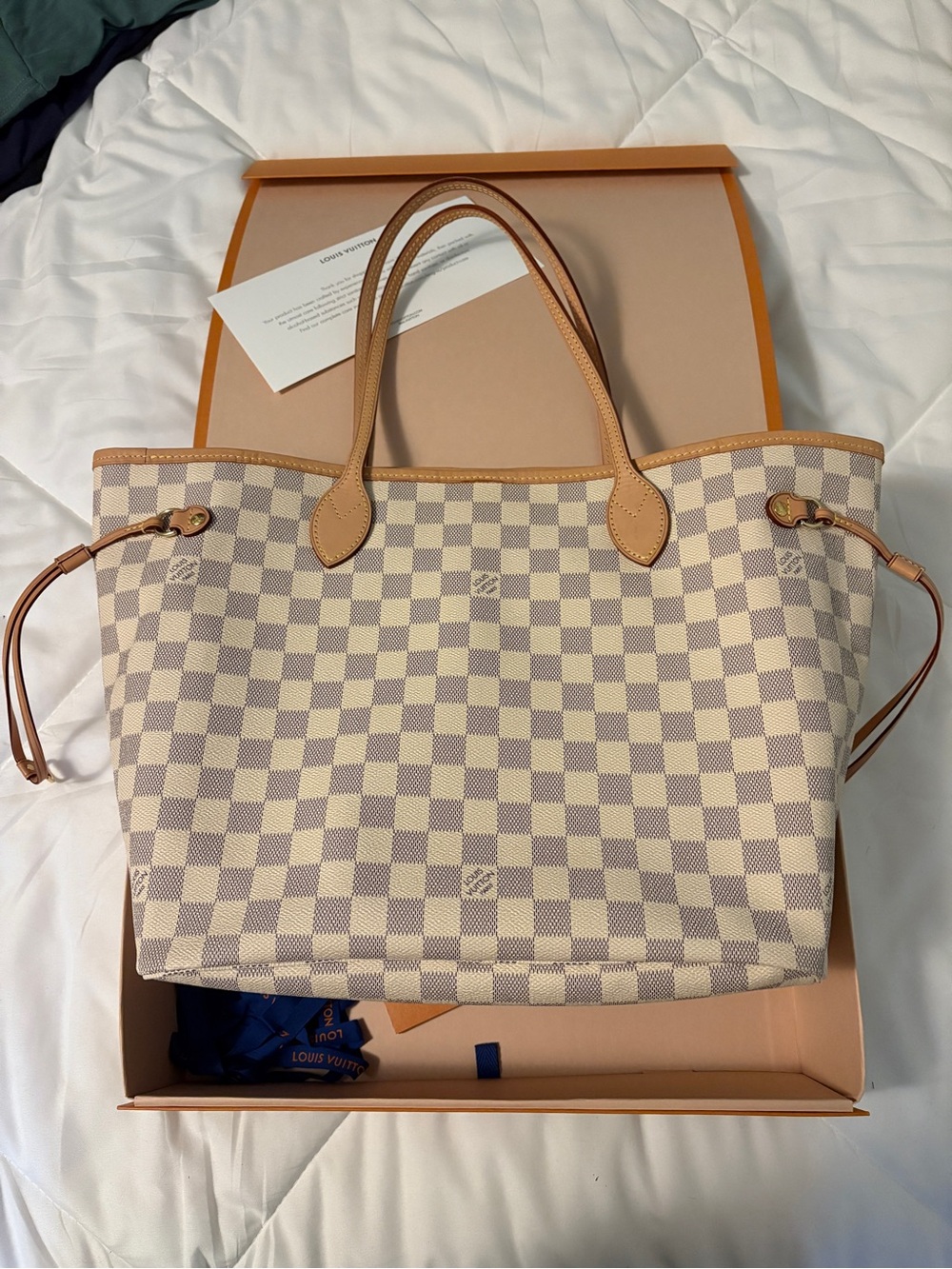 Louis Vuitton Neverfull MM in Damier Azur - Picture 7 of 16